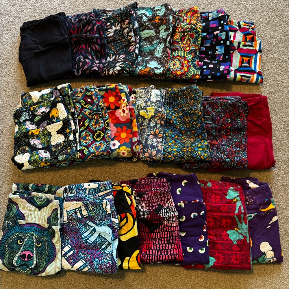 Lot of 21 LuLaRoe leggings, size OS